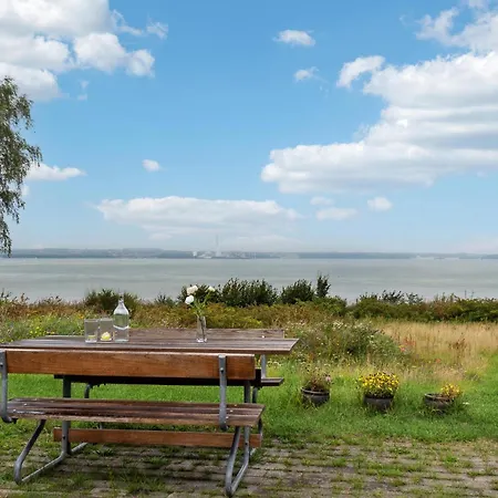 3 Bedroom Gorgeous In * Knebel