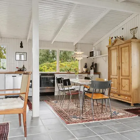 3 Bedroom Gorgeous In Holiday home